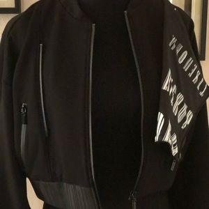 Lime & Vine jacket available in blk & nude 30/each